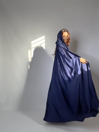 حرير بشت كحلي