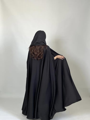 حرير بشت أسود