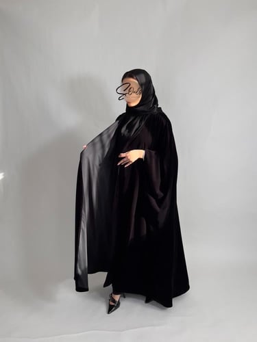 بشت مخمل أسود