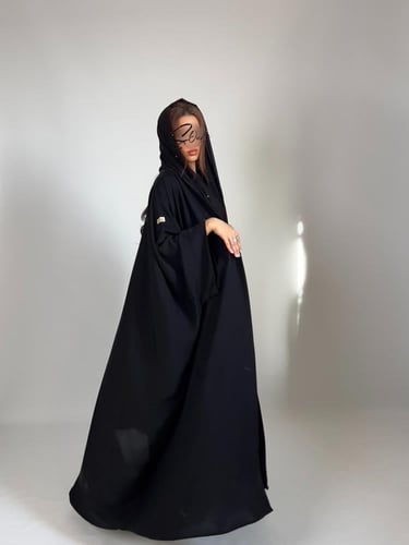 عبايه أسود بشت