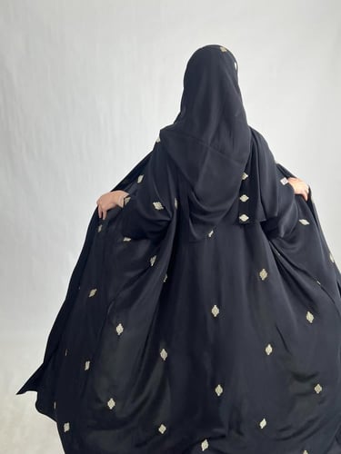 عبايه ملكيه