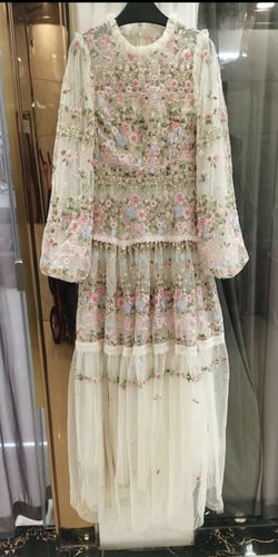 فستان مطرز B60