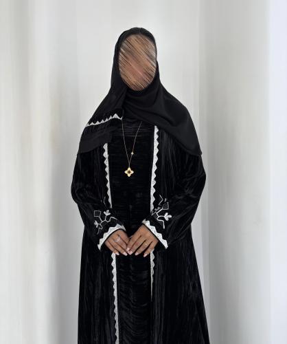 فستان مخمل أسود مكسر
