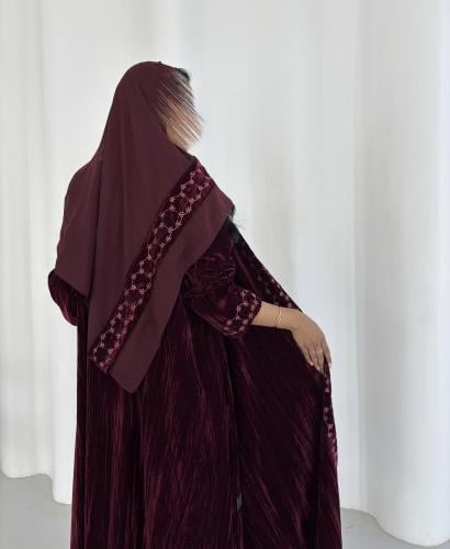 فستان مخمل عنابي