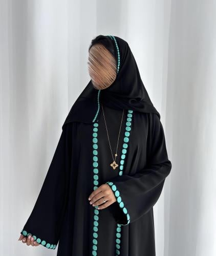 كريب أسود بتطريز دوائر يدوي