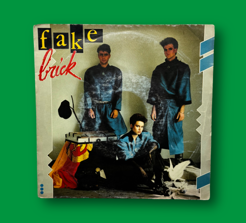 أسطوانة أجنبية | FAKE Brick