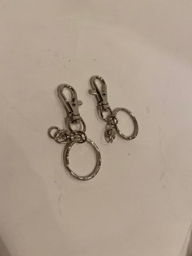 3 حبات تعليقات متوفر لونين