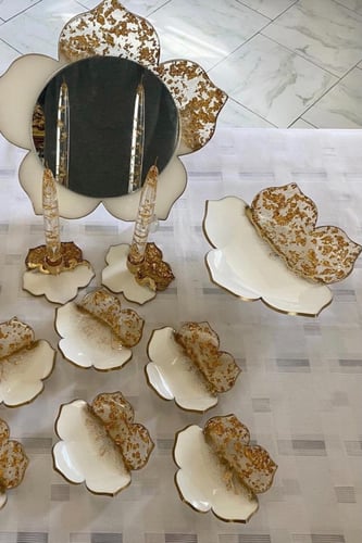 حامل الشموع متوفر لونين