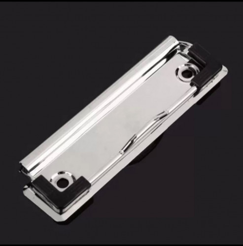 مشبك معدني للورق