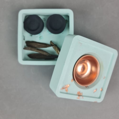 ‎قالب مبخره مربعة +قاعدة للعود