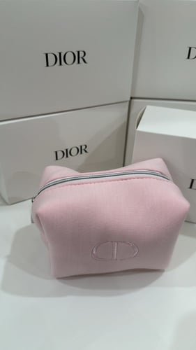 حقيبة ميك اب ديور وردي