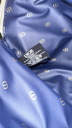 حقيبة ميك اب ديور كحليه