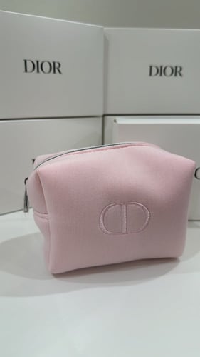 حقيبة ميك اب ديور وردي