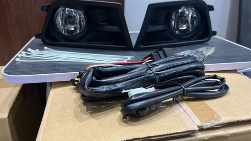 طقم اغطية مع كشافات ضباب موستنج 2010-2012 6 سلندر