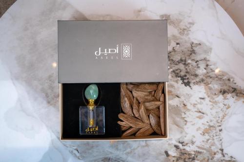 عود مروكي مع دهن عود هندي قديم