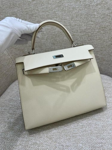 Kelly 25, epsom carie