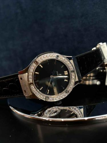 هوبلو كلاسيك فيوجن ميناء أسود ألماس مقاس ٣٣مم