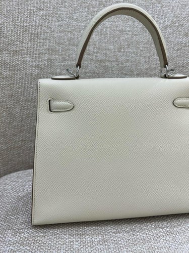 Kelly 25, epsom carie