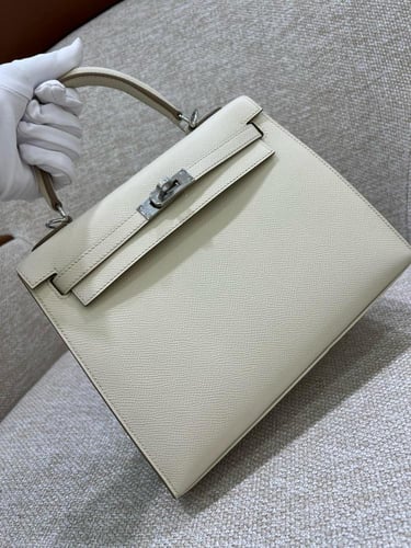 Kelly 25, epsom carie