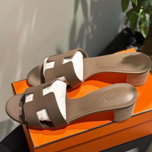 Oasis sandal