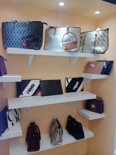 شنطة يد كبيرة CH