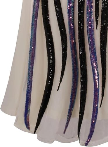 فستان سهرة مزين بالترتر الذهبي