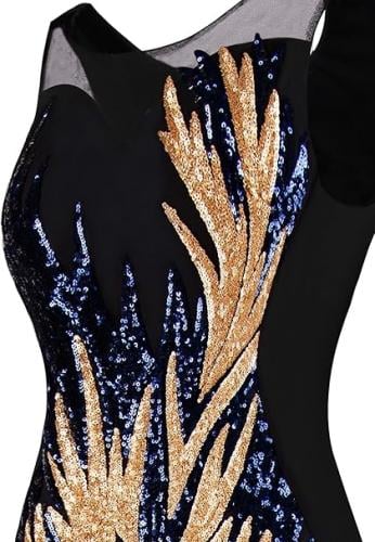 فستان سهرة مزين بالترتر الذهبي