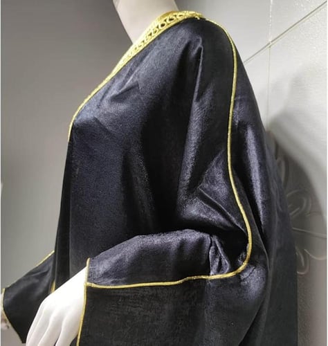 بشت رسمي مميز بتطريز ذهبي