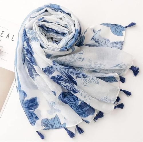 وشاح أنيق مزين بالورود