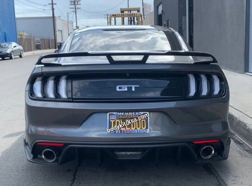 جناح بروفورمنس بكج اسود لماع