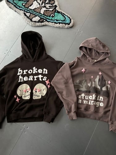 بلوفر Stuck in a mirage