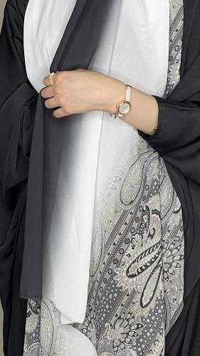 طرحة مموجه ومزينة بنقش ملون لتصميم أنثوي