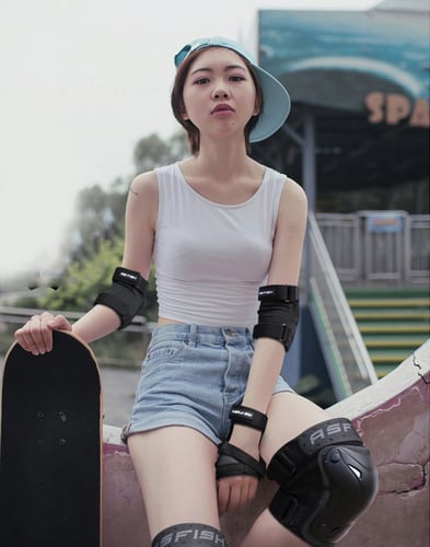 مجموعة واقية رياضية - للكوع والركبة والمعصم - للصغ...