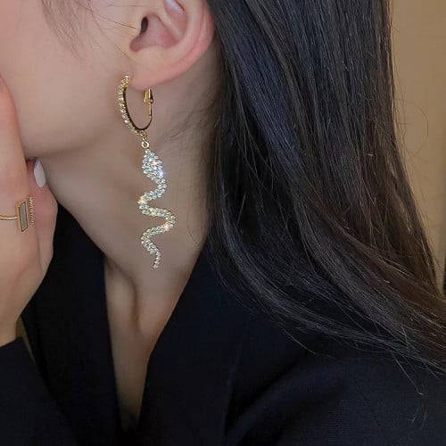 أقراط الأفعى المصممة من كريستال حجر الراين الفريد