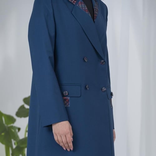 عباية بليزر سماوي بشريط ستان علي الياقة