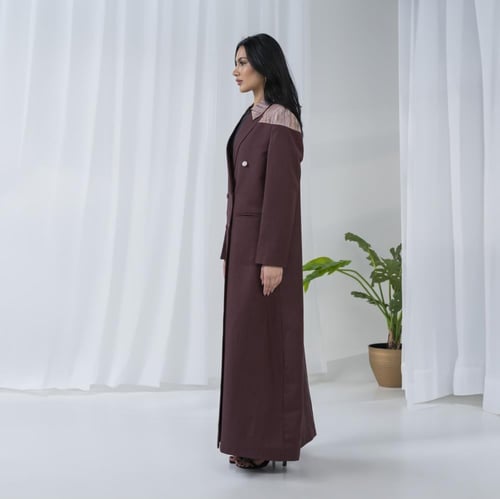 عباية بليزر بني داكن قماش مريح