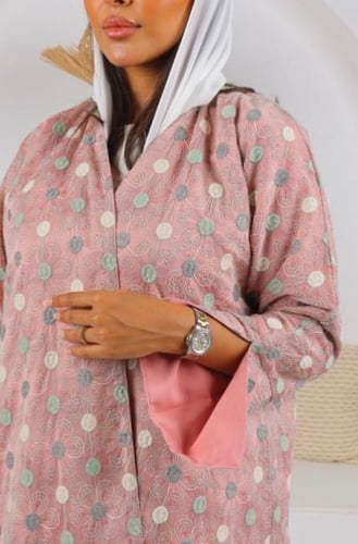 عباية بليزر وردي تطريز كامل