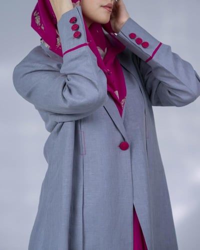 عباية بليزر لون فضي قماش لنن مبطن