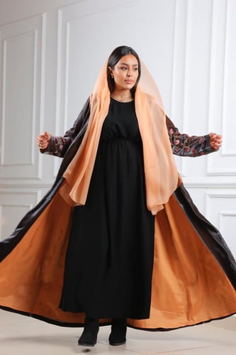 مخمل فرنسي مطرز متموج