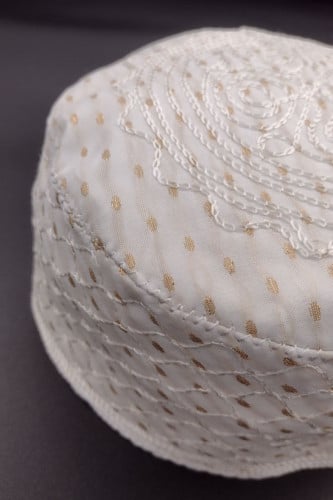 طاقية قصب منقط ذهبي