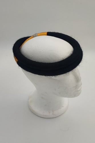 عقال خاص بكسرة قصب ذهبي مرعز ألماني