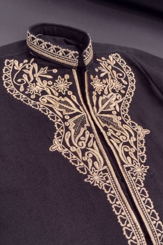 دقلة مطرز ولادي اسود