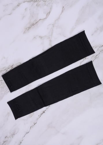 اكمام يد تحت العباية