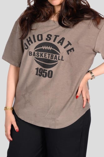 بلوزة نسائية بقصة مريحة