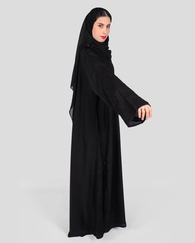 عباية سوداء بنقش جاكار