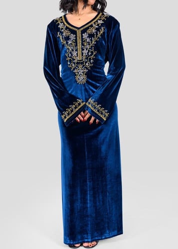 جلابية مخمل نسائي بتطريز امامي