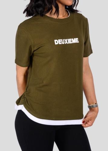 تيشيرت نسائي زيتي بطبعة امامية