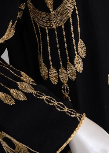 جلابية روز مشجرة بتطريز عسيري