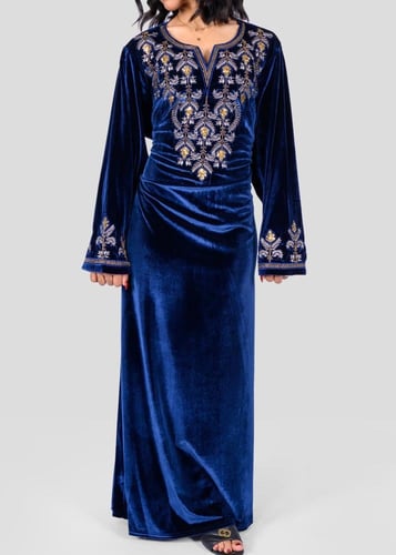 جلابية مخمل نسائي مطرزة