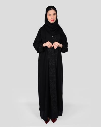 عباية رسمية سوداء بخامة ناعمة وتطريز أسود